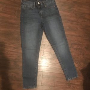 Gap true skinny jeans. Size 28 / 6 petite